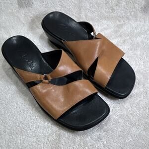 Clarks Women's Brown Leather Strappy Slip-On Wedge Sandals Metal Ring 7.5M